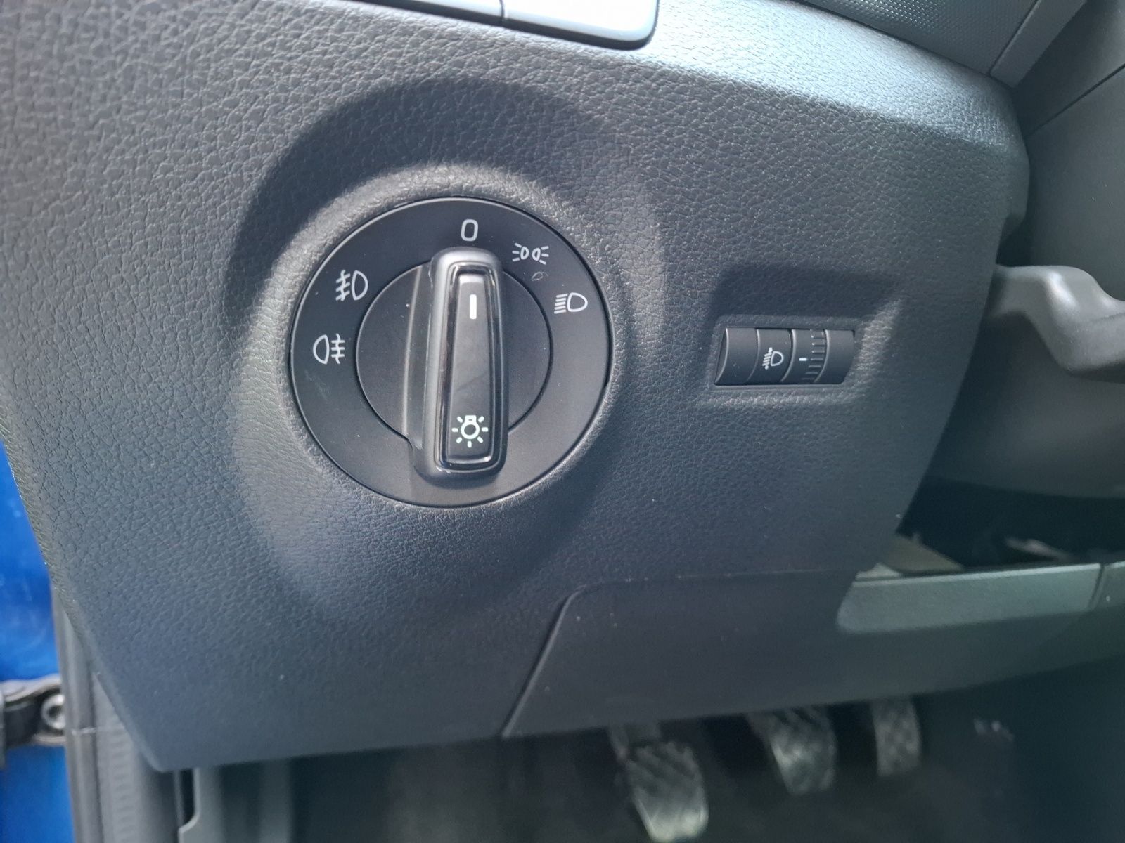 Fahrzeugabbildung SKODA Fabia Combi TSI Active Klima PDC SH LM