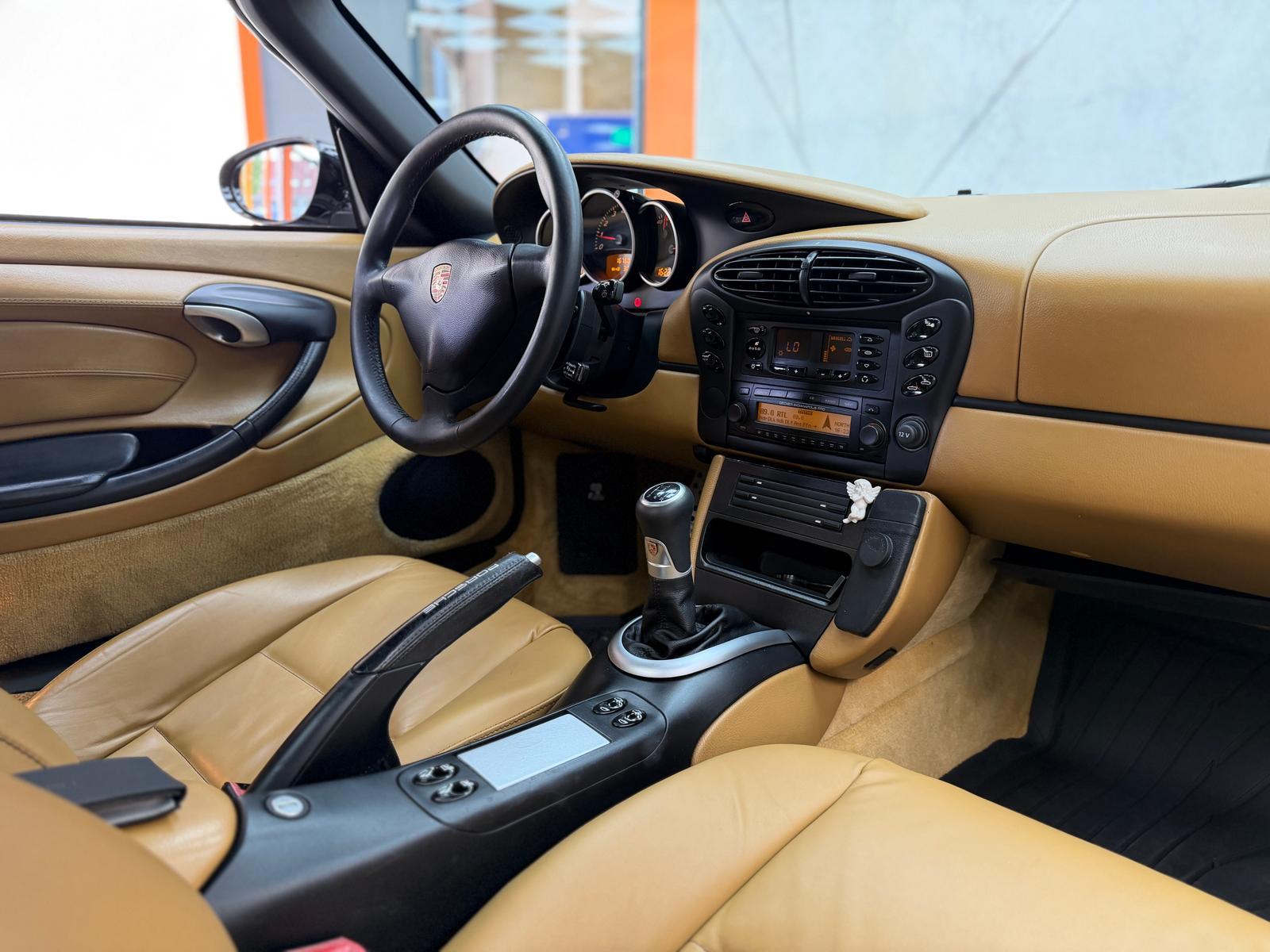 Porsche Boxster 986 2.7 | 220 ch | BVM | Cuir partiel beige | GPS | Régulateur de vitesse | Suspension sport