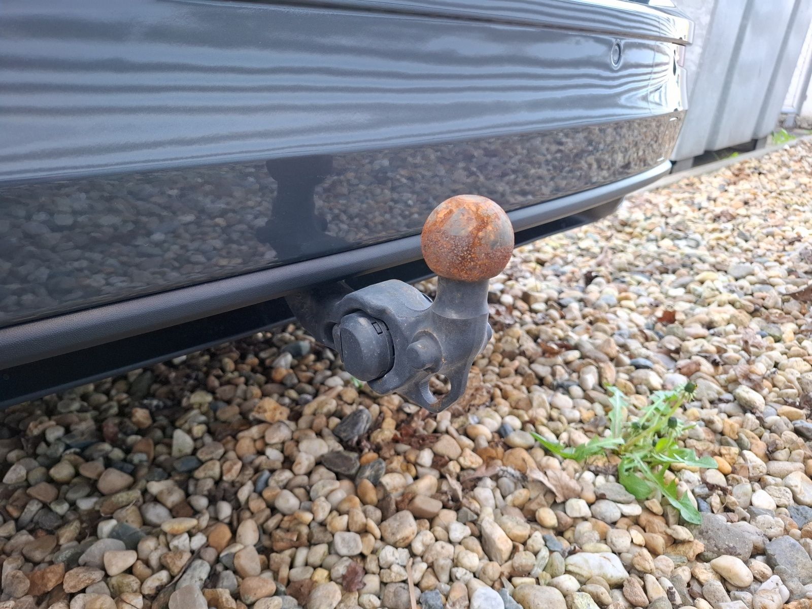 Fahrzeugabbildung Volkswagen Golf VIII Variant eTSI Life DSG LED AHK Navi AID