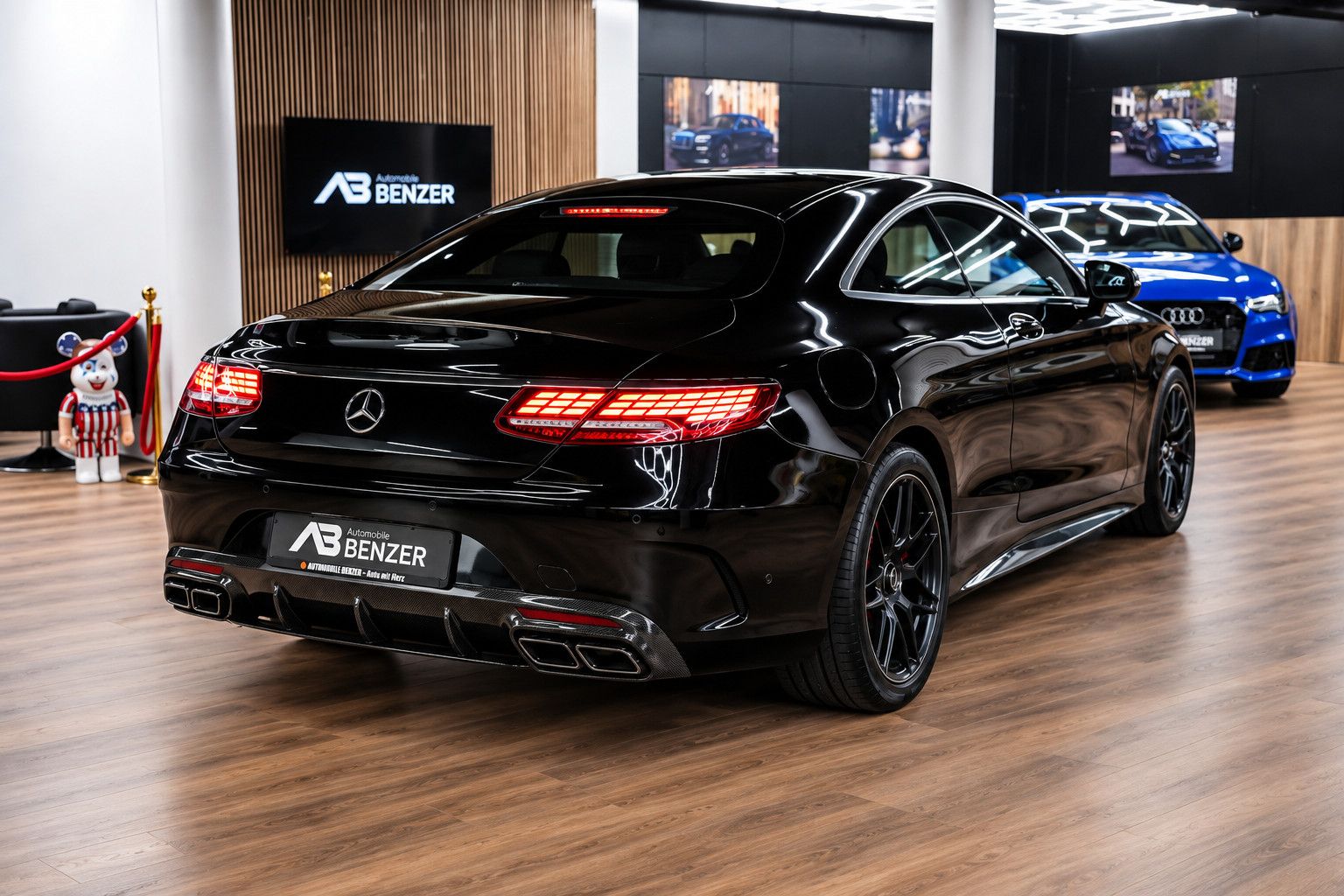 Fahrzeugabbildung Mercedes-Benz S S 63 AMG 4Matic *Pano*Designo*Ambiente*Carbon*