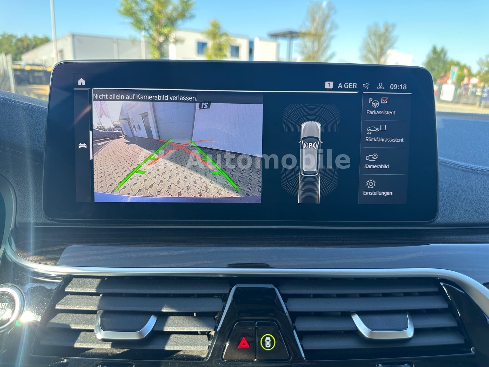 Fahrzeugabbildung BMW 530e xDrive Touring Luxury Line/Pano/LED/Kam/AHK
