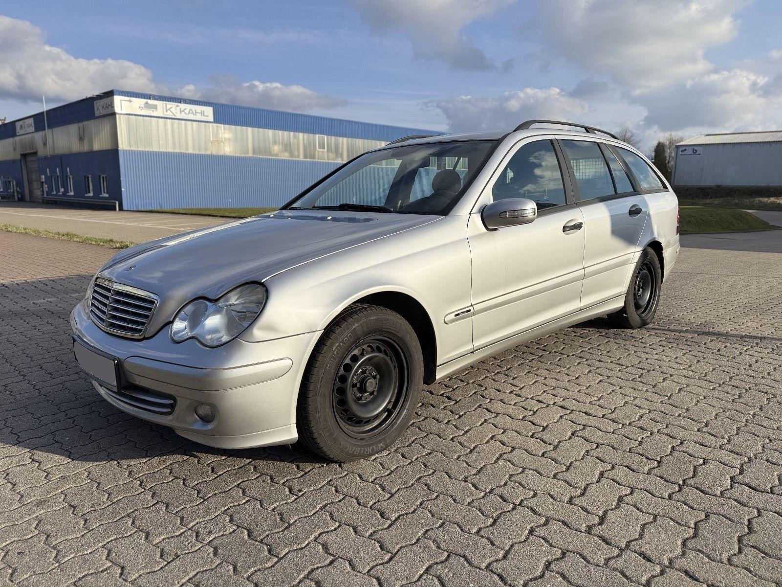 Mercedes-Benz C180 2005 — rear view