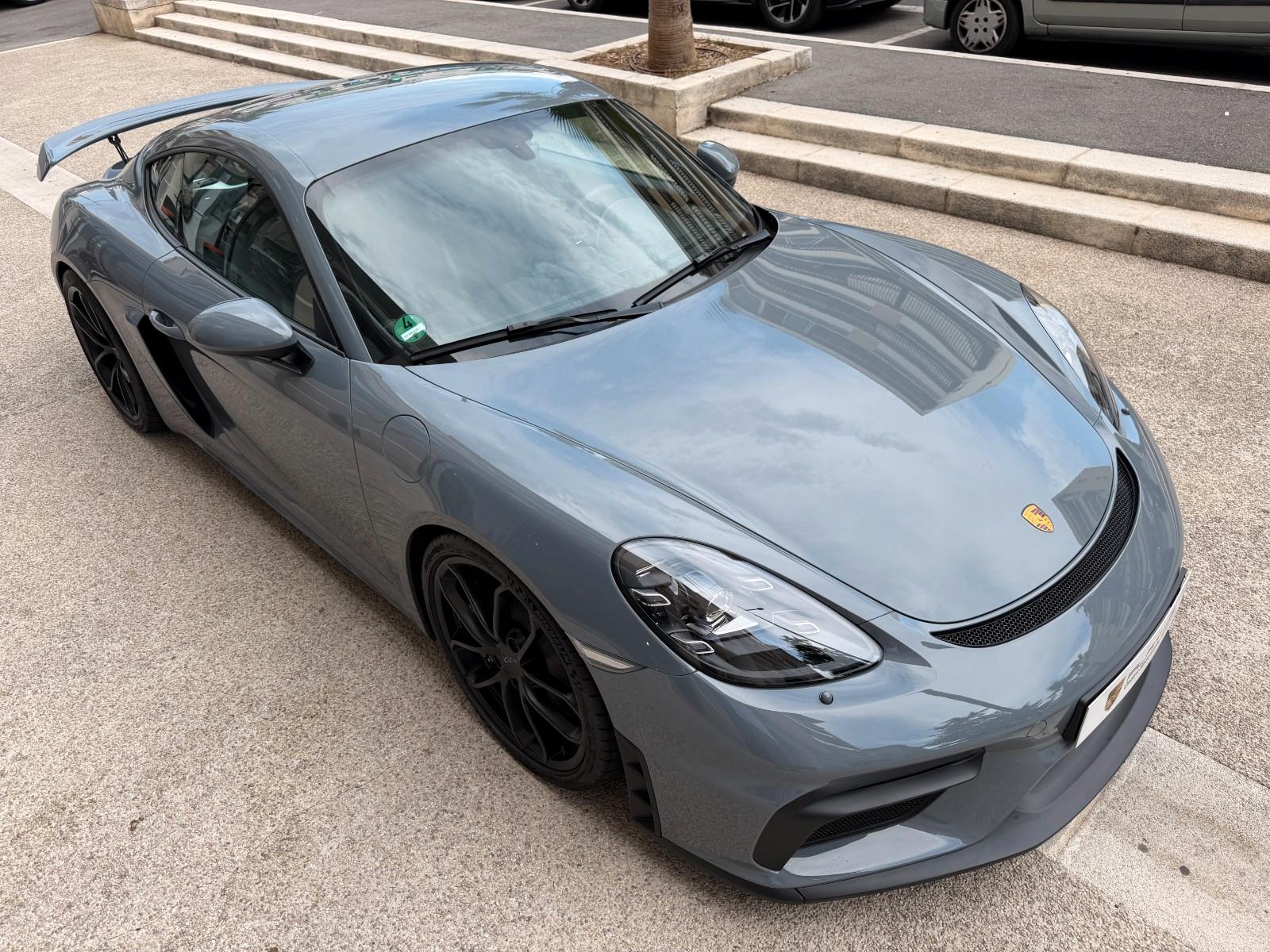 Porsche 718 Cayman GT4