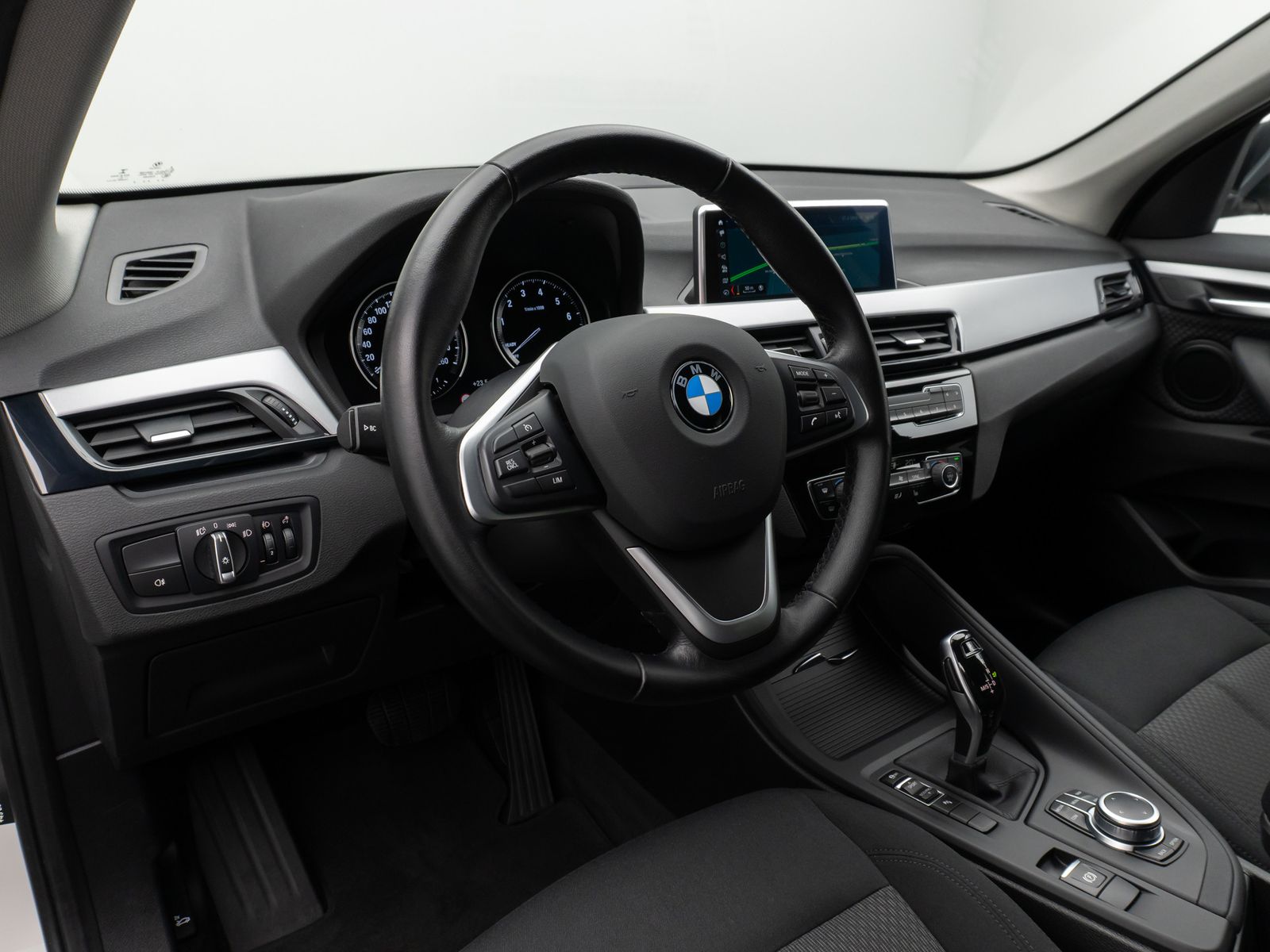 Fahrzeugabbildung BMW X1 sD18i DAB Navi Parkassist Geschwindigkeitsreg