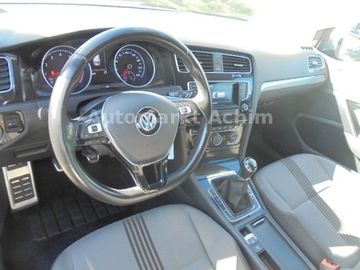 Volkswagen Golf - 10