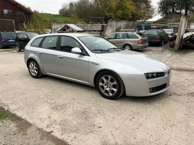 Alfa Romeo ANDERE 159 Sportwagon 1.9 JTDM 16V Distinctive