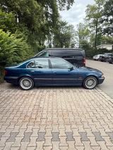 BMW e39 528i EDC Fahrwerk - BMW 528 aus 1998: 528i