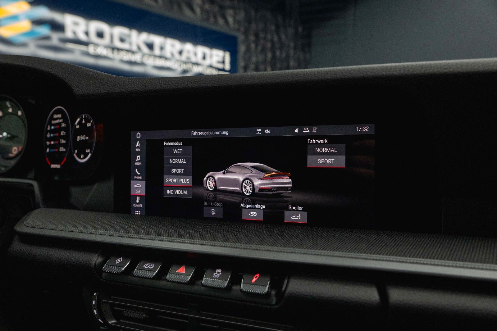 Fahrzeugabbildung Porsche 992 911 Carrera 4 S TECHART AKRAPOVIC 111 Punkte