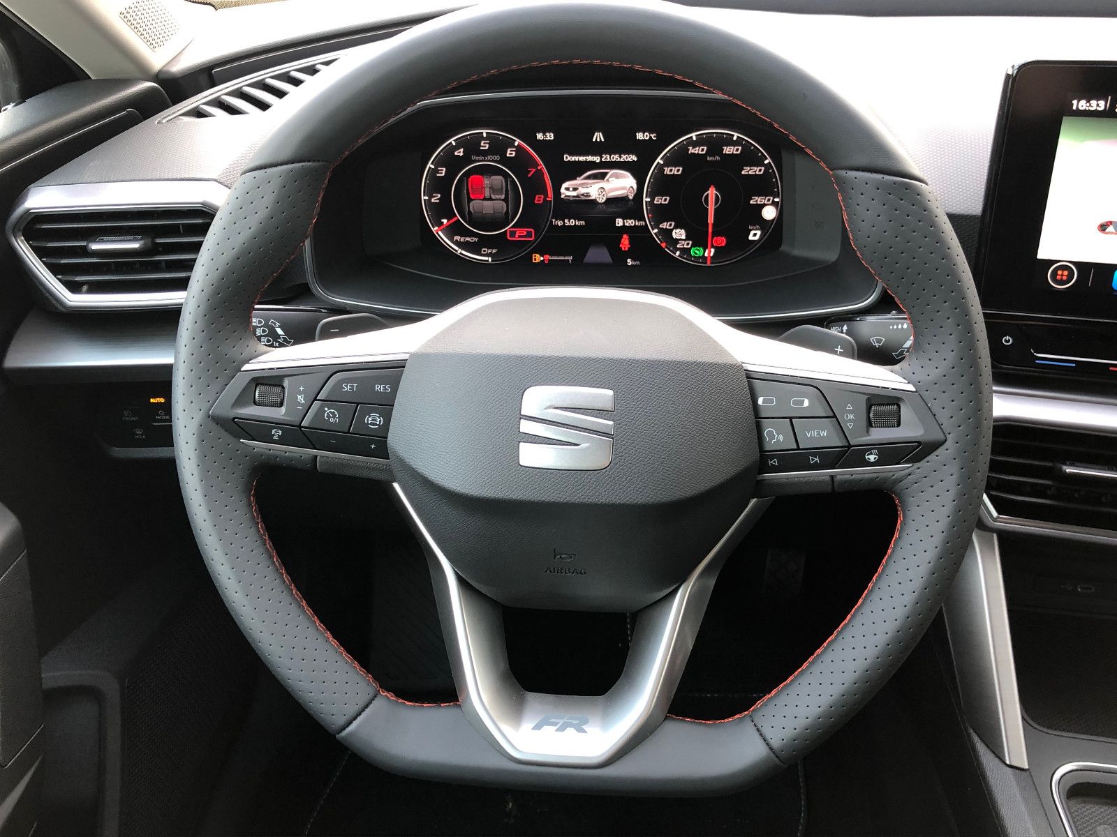 Fahrzeugabbildung SEAT Leon Sportstourer 1,5 TSI FR *Parklenkassist.*WP