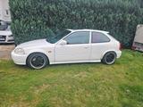 Honda Civic EJ9 - Honda Civic Kleinwagen Ej9 mit Benzin-Antrieb