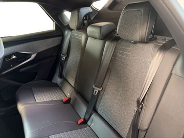 Peugeot 3008 1.2 145 Allure 360+Kam.+KeyLess+LED+Navi