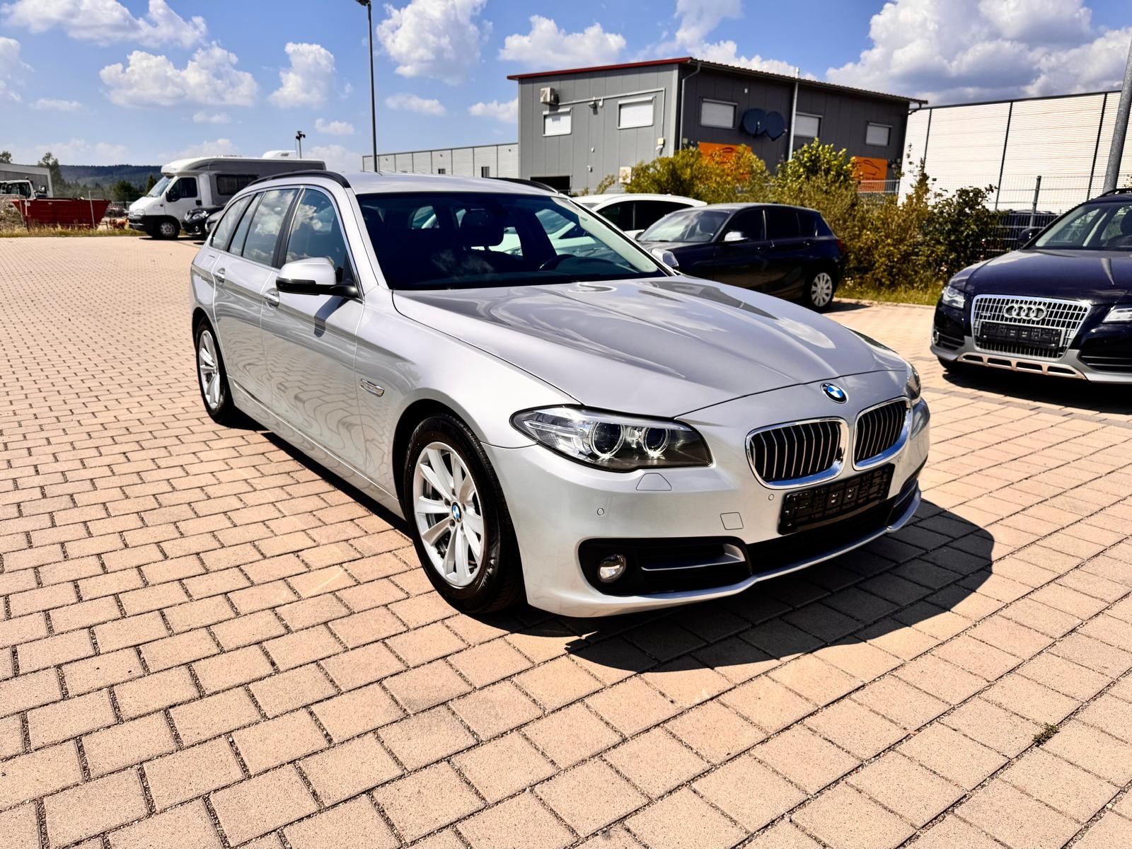 BMW 530 d NAVI/XENON/AHK/LUFTFEDERUNG/NAVI