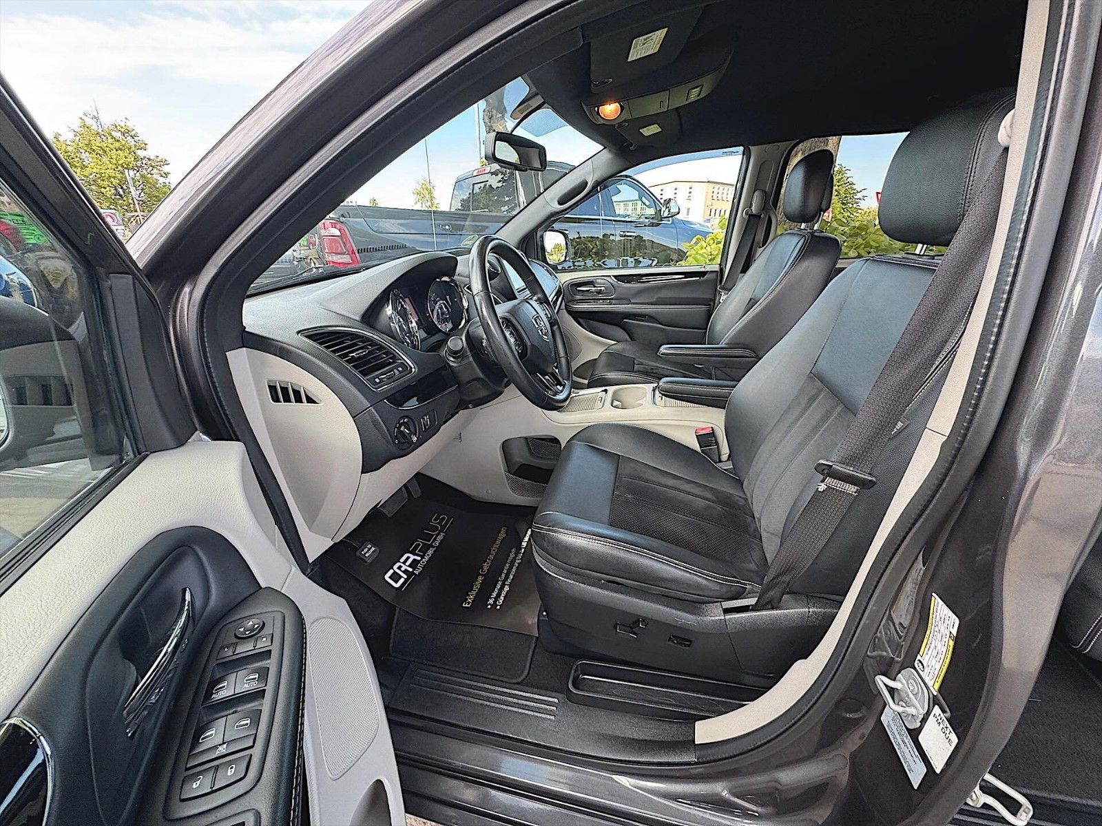 Fahrzeugabbildung Dodge Grand Caravan 3.6 V6 *7 Sitze*Kamera*CarPlay*