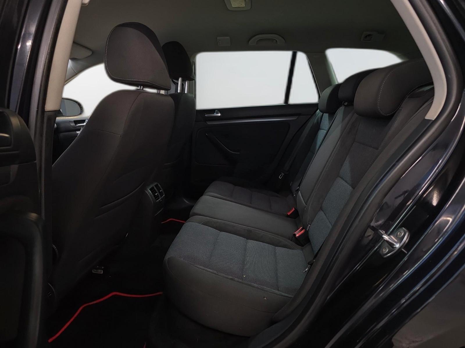 Volkswagen Golf 2011 — photo 22