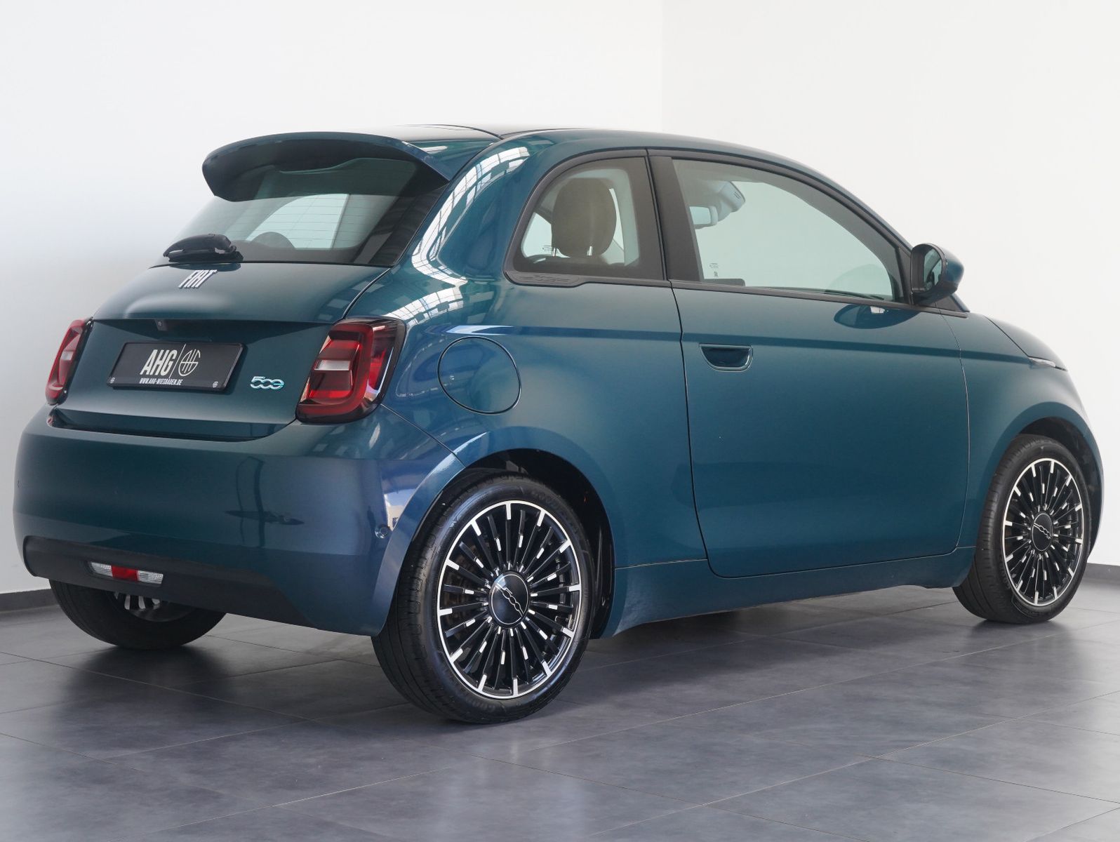 Fahrzeugabbildung Fiat 500e Icon 87KW/42kWh/DC-LADEN/CARPLAY/DAB/SOH