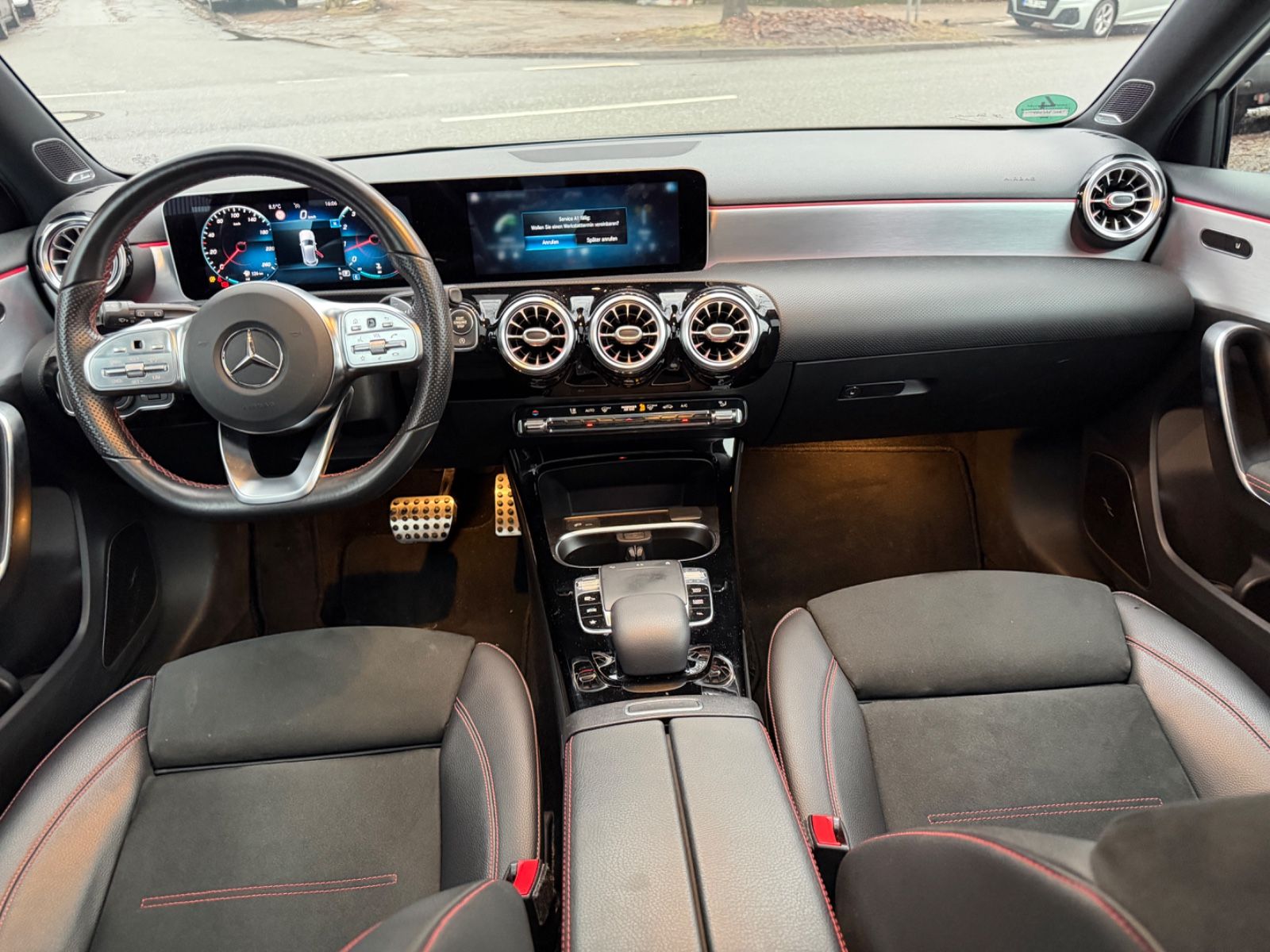 Fahrzeugabbildung Mercedes-Benz A 250 AMG Line*BURMESTER*PANO*ALCANTARA*