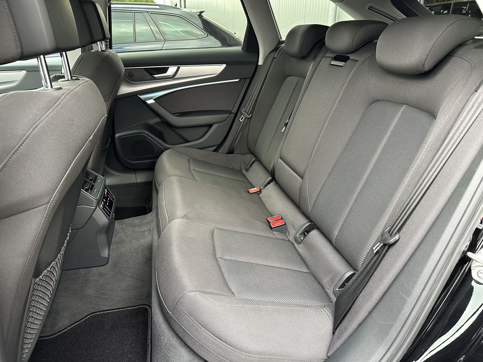 Fahrzeugabbildung Audi A6 Avant 40 TDI S-Tronic Sport NAV+LED+AHK+ACC
