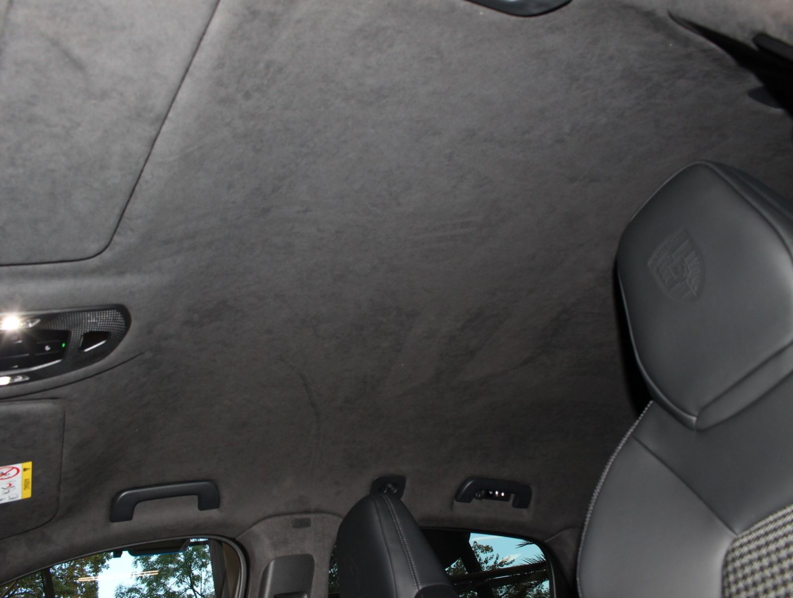 Fahrzeugabbildung Porsche Cayenne S Coupé Leichtbau-Sport-Paket Carbon