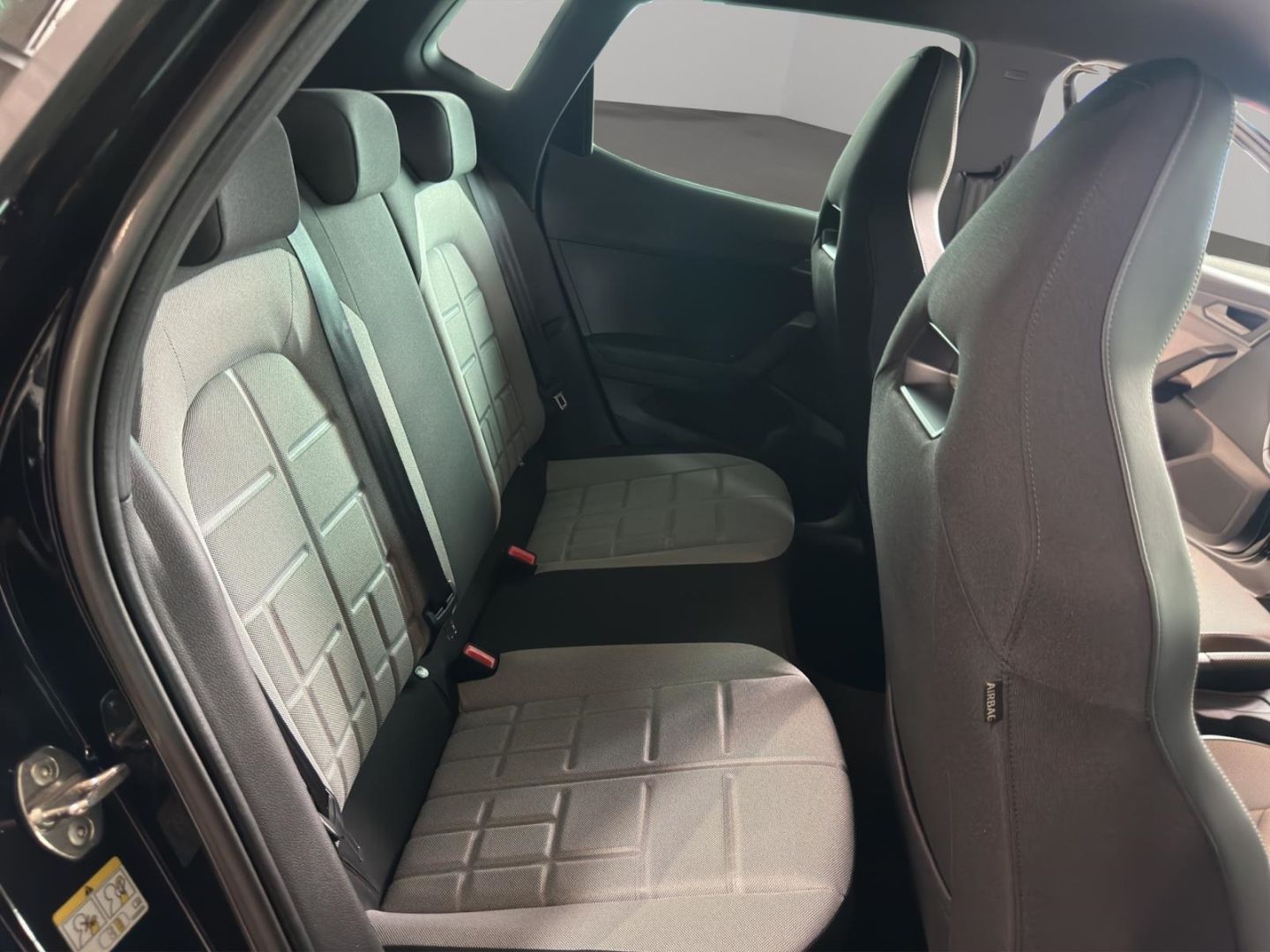 Fahrzeugabbildung SEAT Arona 1.0 TSI 85 kW FR Navi Digitales Cockpit LE