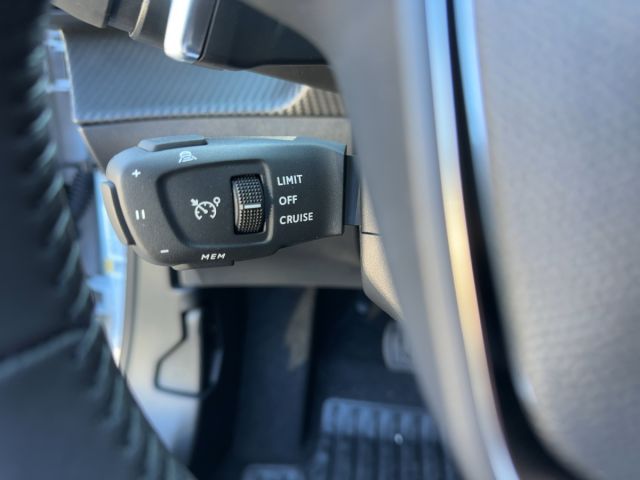 Foto Nummer 15: PEUGEOT 2008