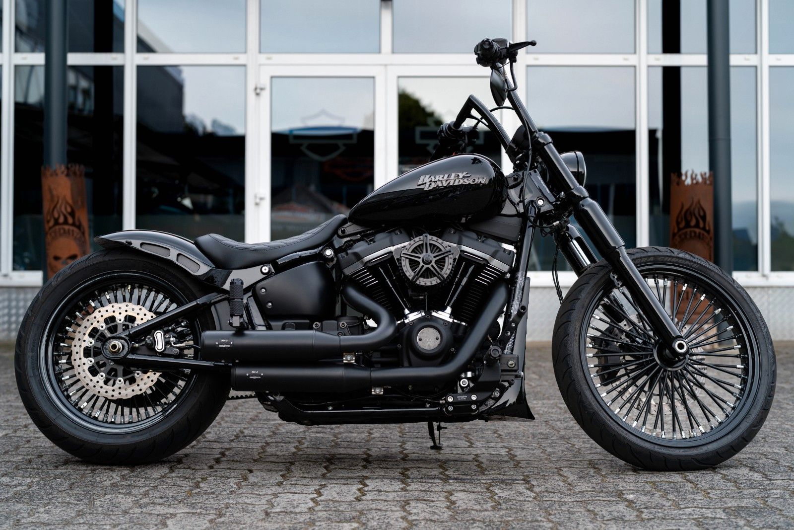 Fahrzeugabbildung Harley-Davidson FXBB STREET BOB SOFTAIL - MCJ - BIG SPOKE -
