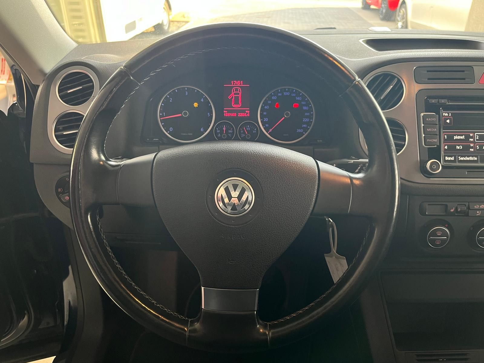 Fahrzeugabbildung Volkswagen Tiguan Sport & Style 4Motion XENON/PANO/AHK/EU5