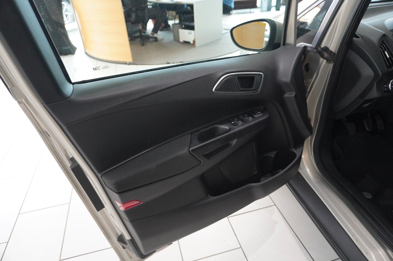 Fahrzeugabbildung Ford B-Max 1.0 TREND KLIMA/PDC/NEBEL/USB/AHK