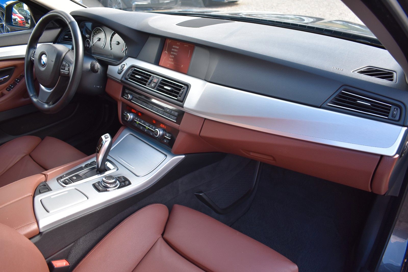 Fahrzeugabbildung BMW 520i Limo Autom. Navi Leder Xenon AHK GSD