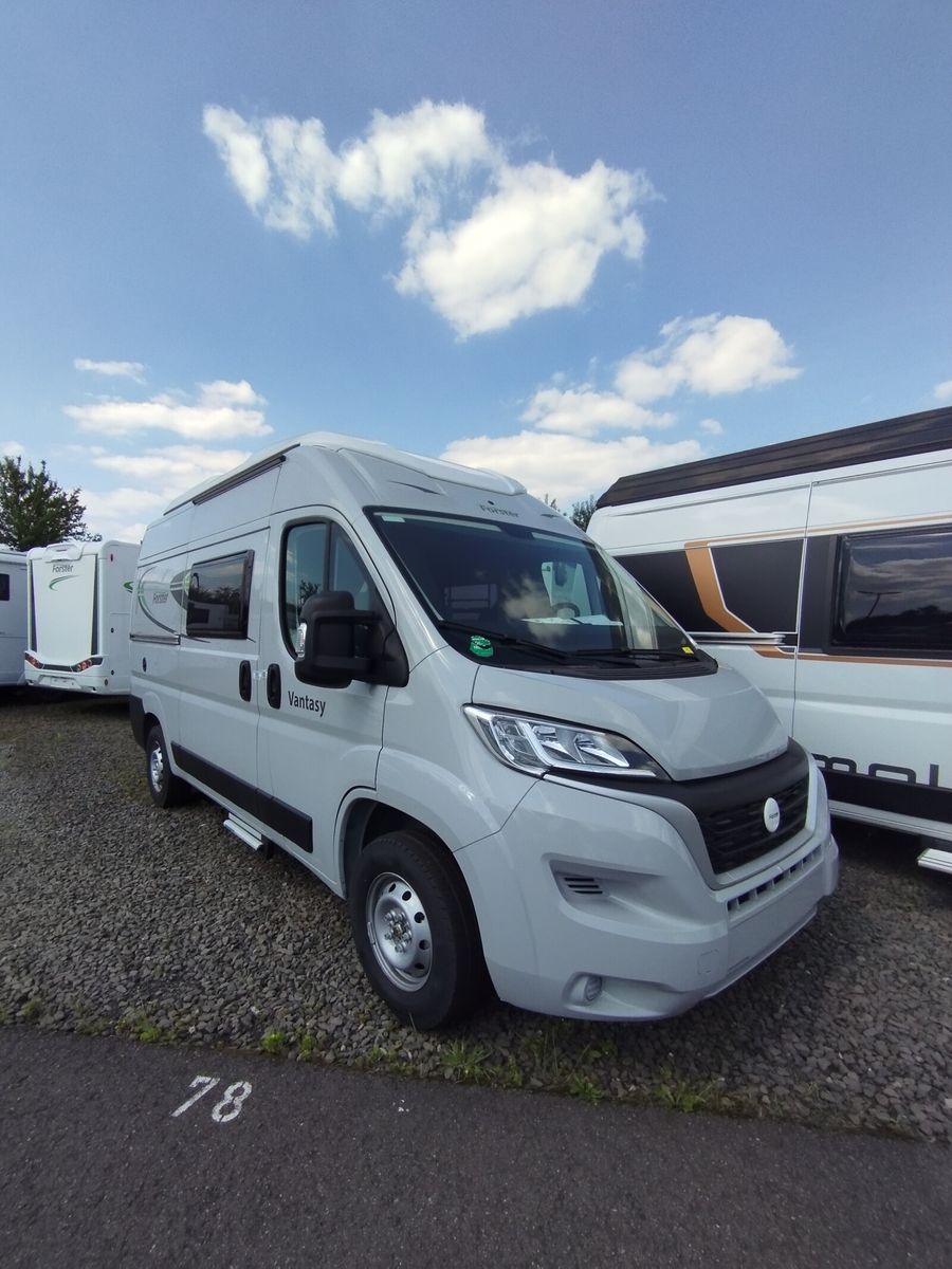 Fahrzeugabbildung Forster Vantasy 541 HB 140 PS mit Pop-Up Dach