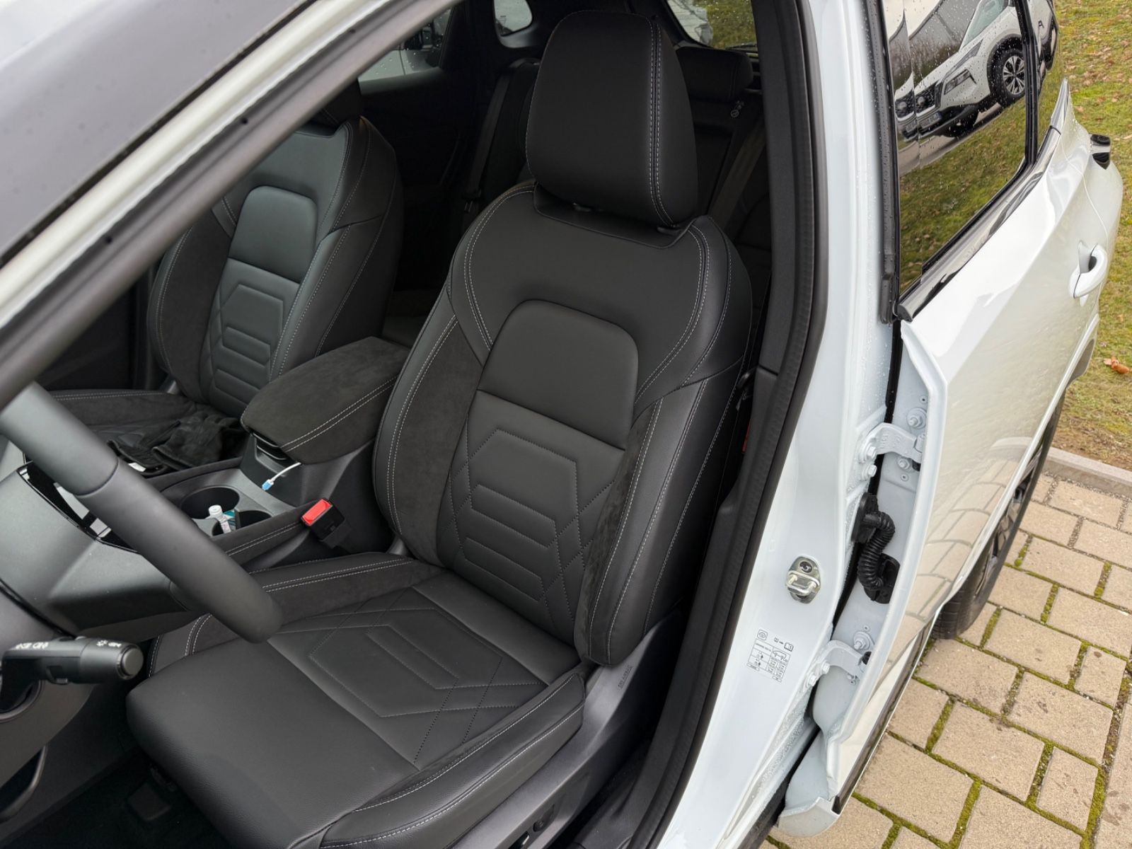 Fahrzeugabbildung Nissan Qashqai N-Design e-Power Komfort Paket Plus