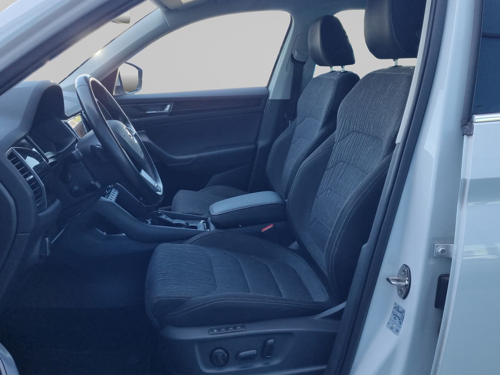 Fahrzeugabbildung SKODA Kodiaq Style 4x4 2,0 TSI DSG Navi AHK ACC