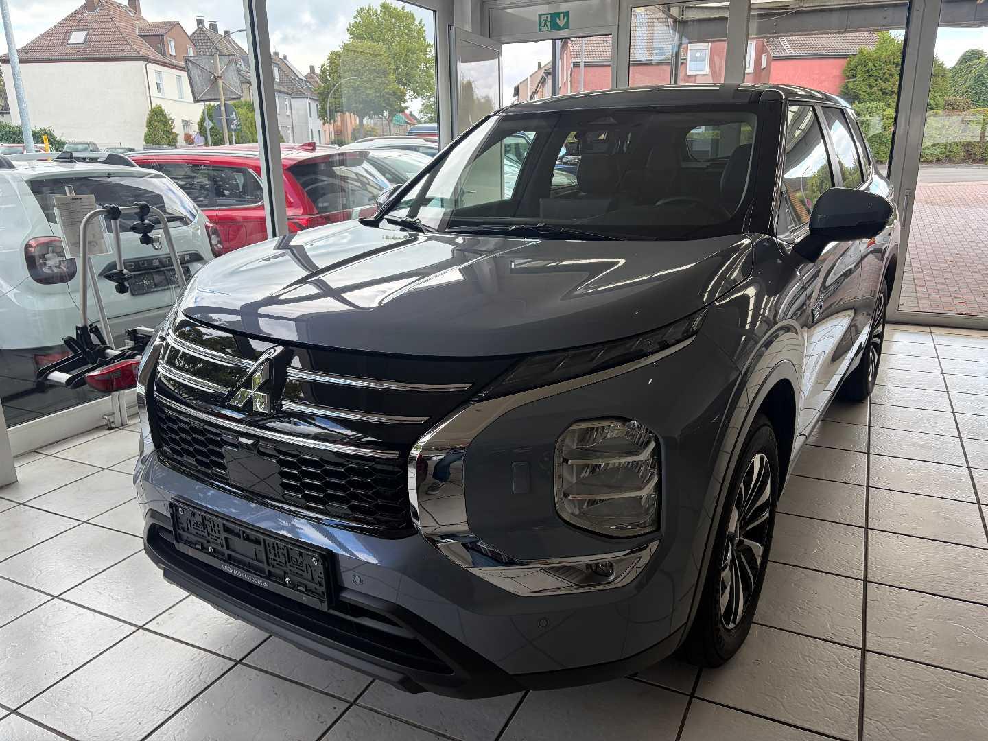Mitsubishi Outlander 2.4L PHEV PLUS
