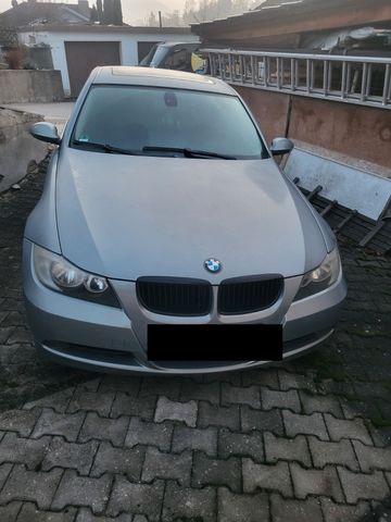 BMW 320i -