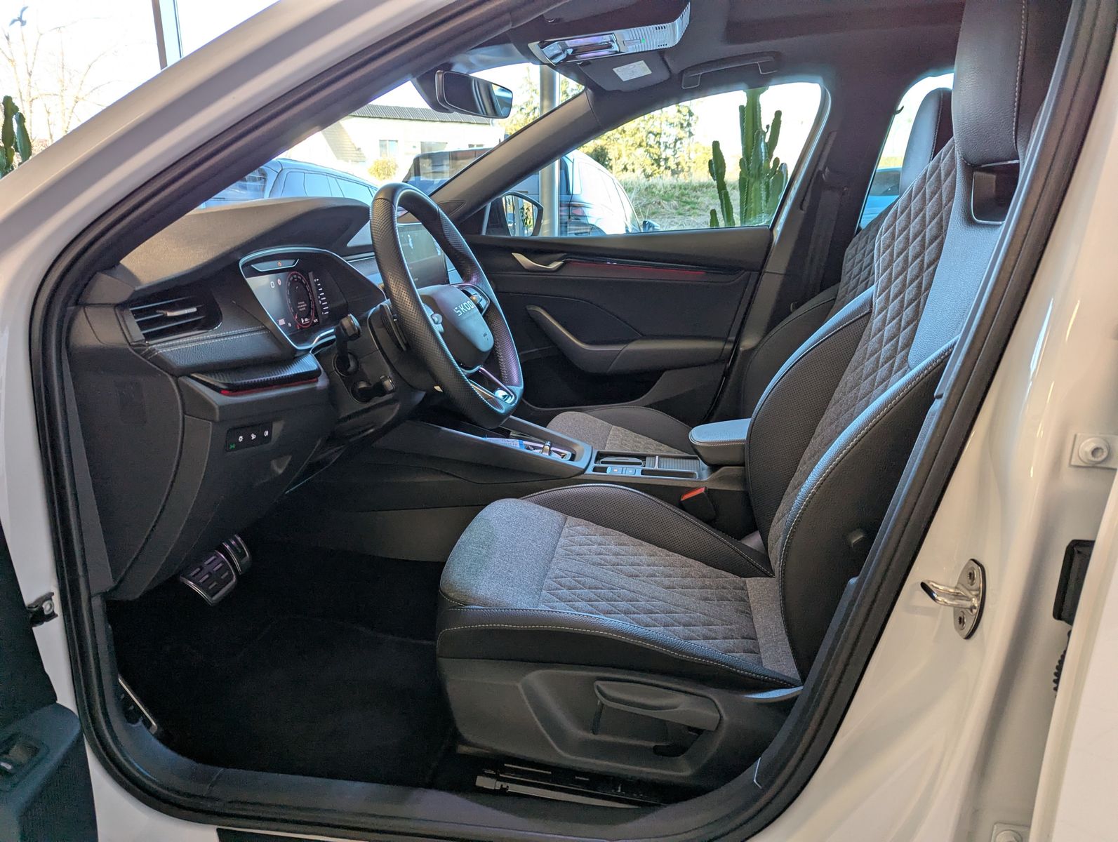 SKODA Octavia 1.5 TSI Sportline Pano Martix AHK 5J Gar - Image 12