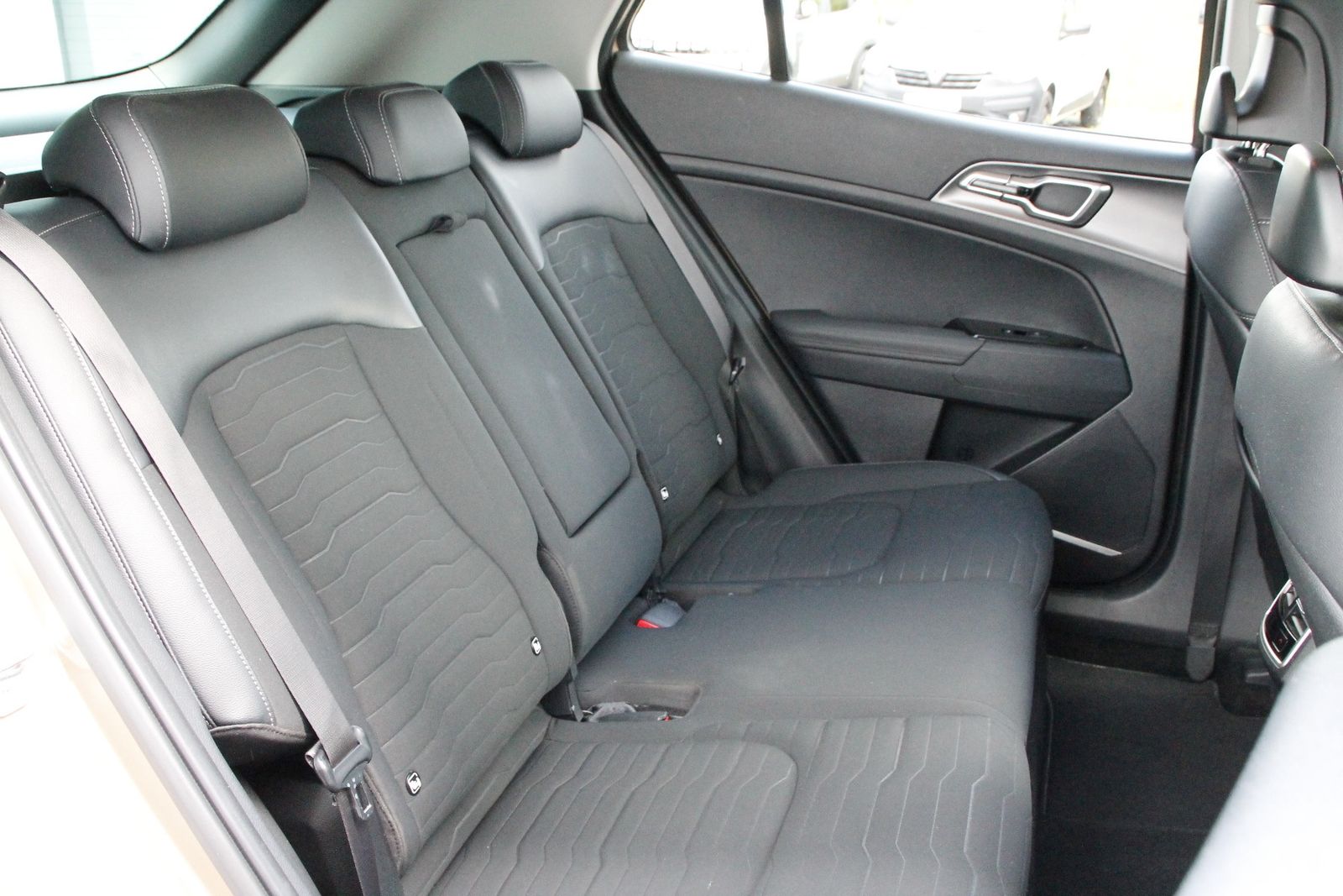 Fahrzeugabbildung Kia Sportage 1.6 T-GDI Mild-Hybrid Vision 4WD