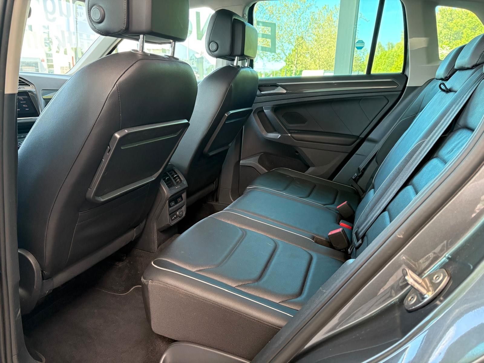 Fahrzeugabbildung Volkswagen Tiguan Highline BMT 4Motion/R LINE/leder/memory/