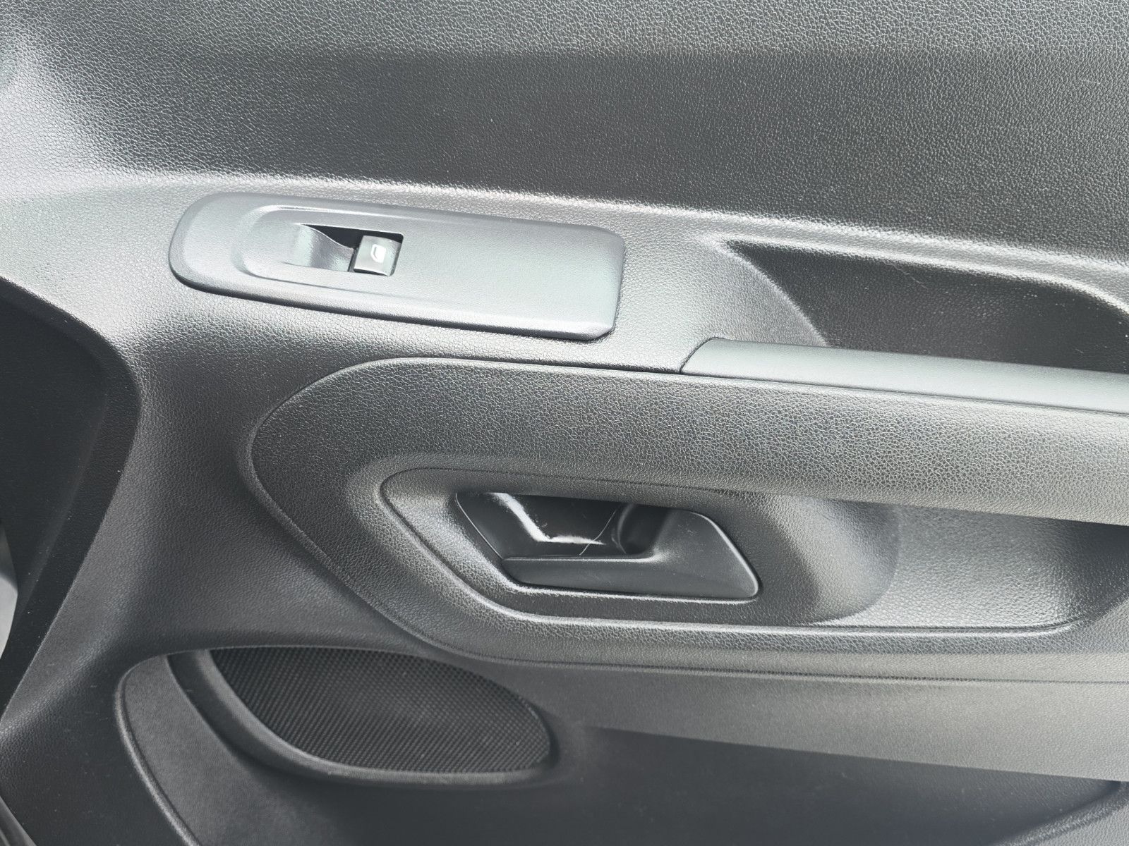 Fahrzeugabbildung Peugeot Partner Asphalt L2 AHK AUTOMATIK TEMPOMAT KAMERA