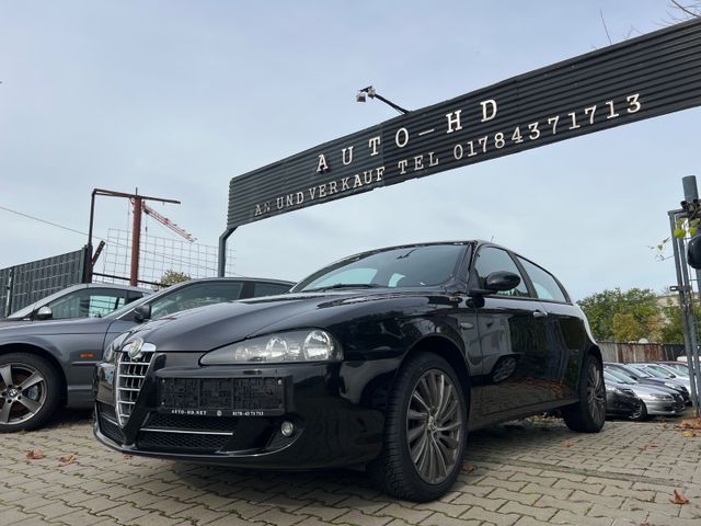 Alfa Romeo Alfa 147 1.6 16V TS Black,Leder,Tüv Reifen Neu