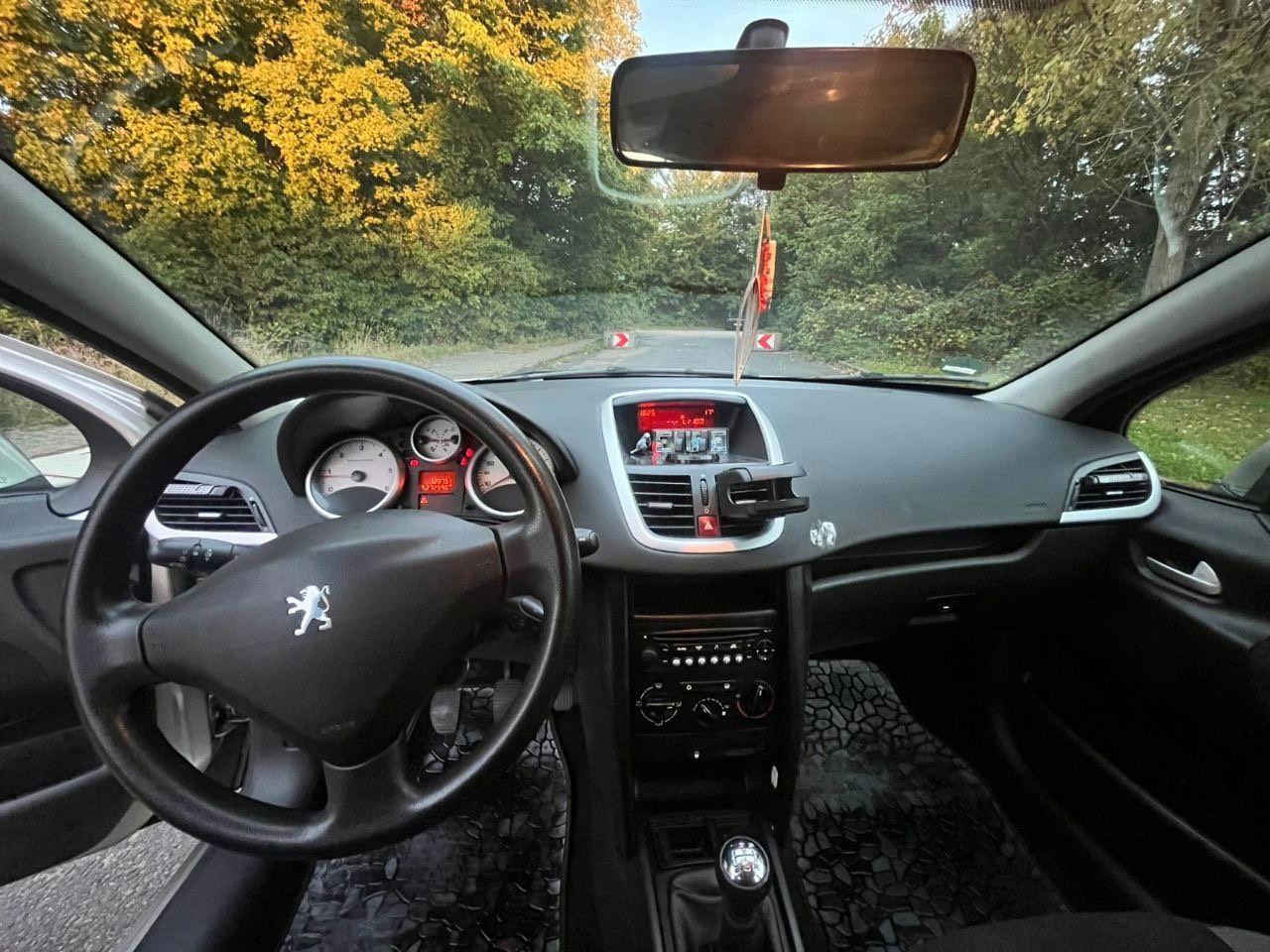 Peugeot 207 2007 — photo 6