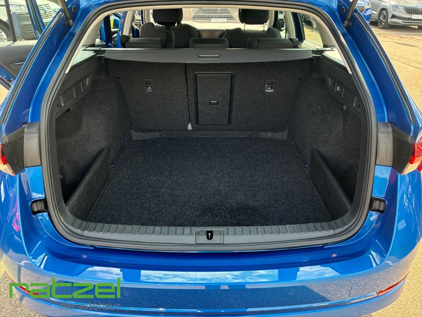 Fahrzeugabbildung SKODA Octavia Combi Ambition 2.0 TDI Navi AHK-klappbar