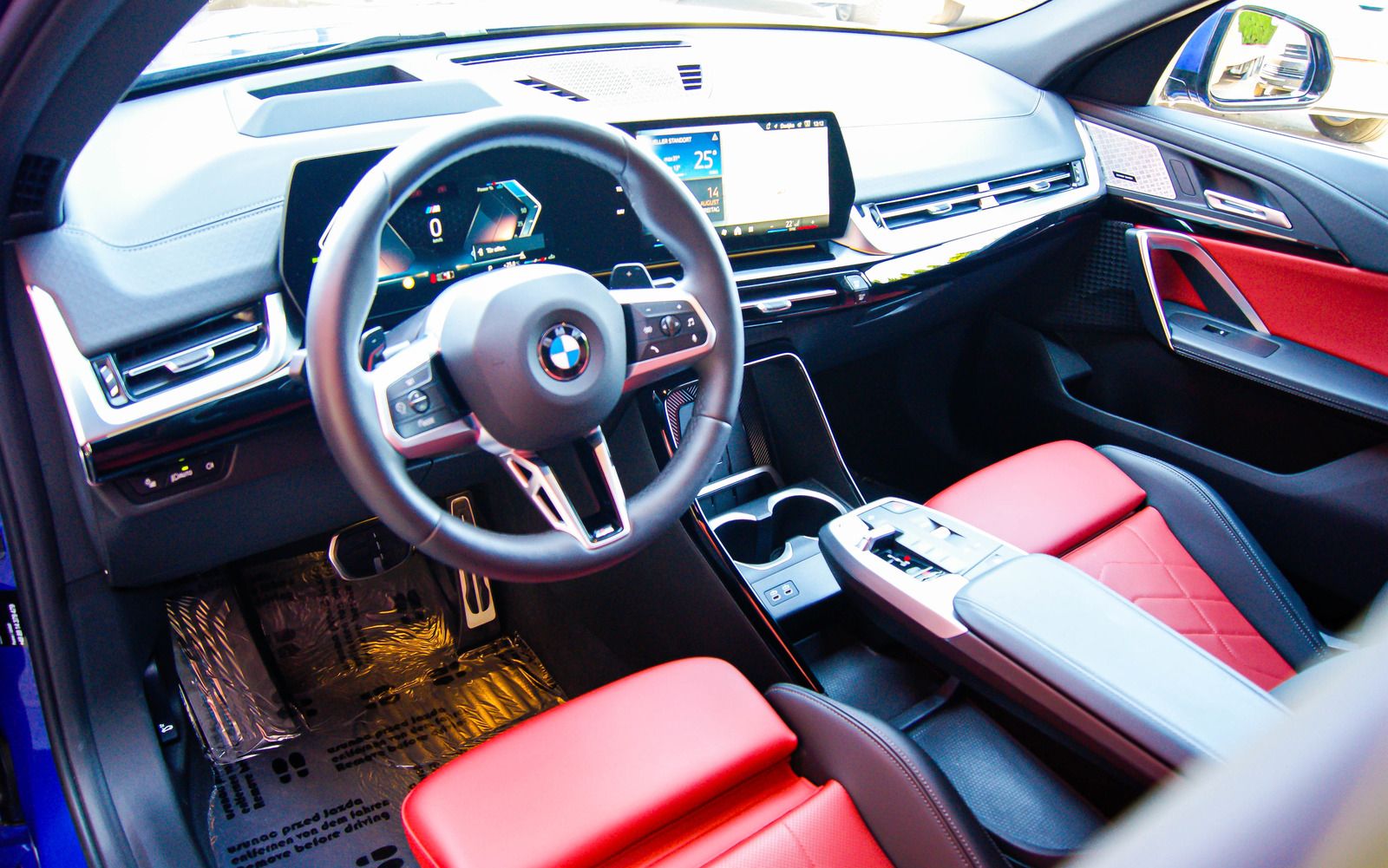 Fahrzeugabbildung BMW X2 20 i sDrive M Sport Pro IconicGlow Coral Rot