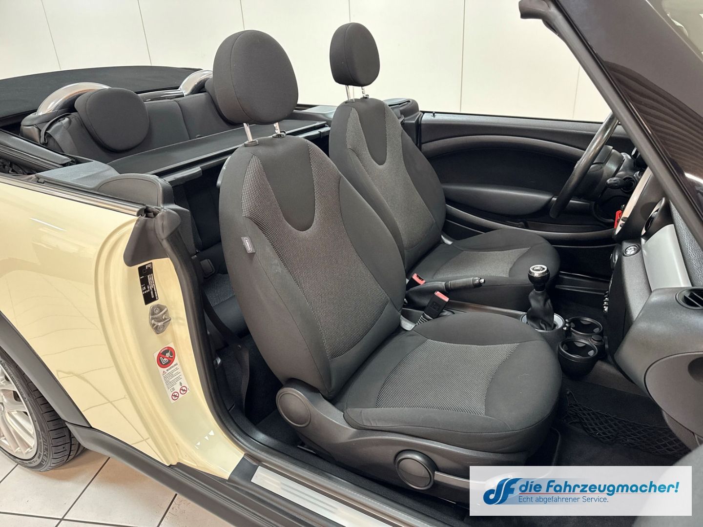 Fahrzeugabbildung MINI One Cabrio El. Verdeck Klimaautom Ambientebeleuc