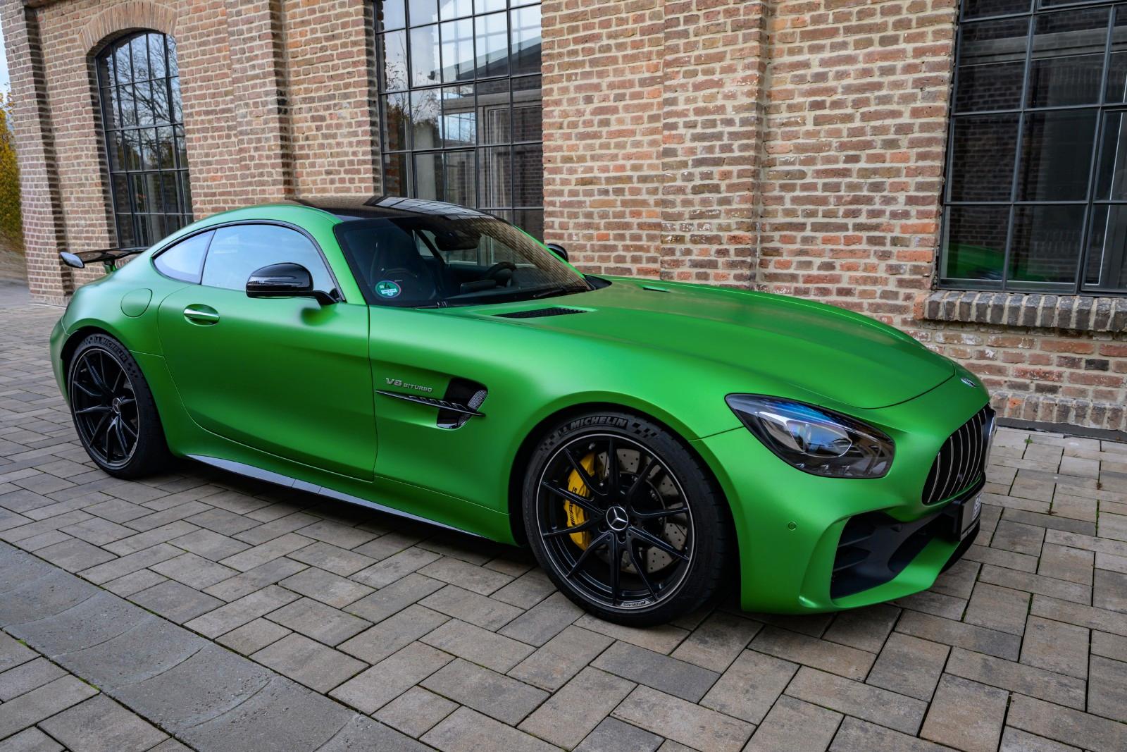Mercedes-Benz AMG GT R