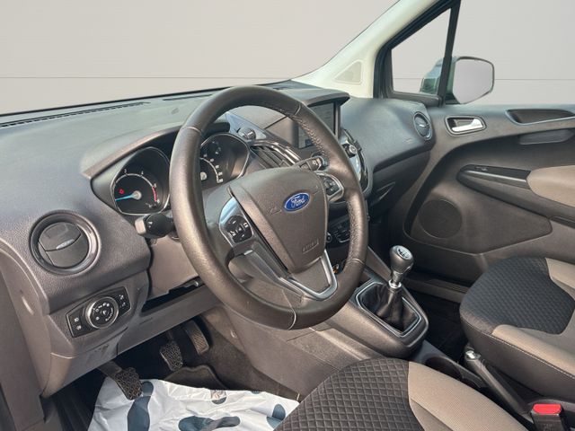 Ford Tourneo Courier 1.5 TDCI Titanium Temp+Navi+Klim