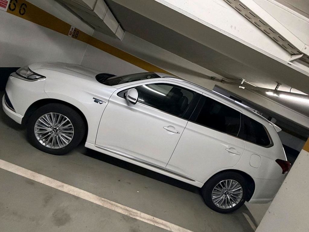 Image of Mitsubishi Plug-in Hybrid Outlander