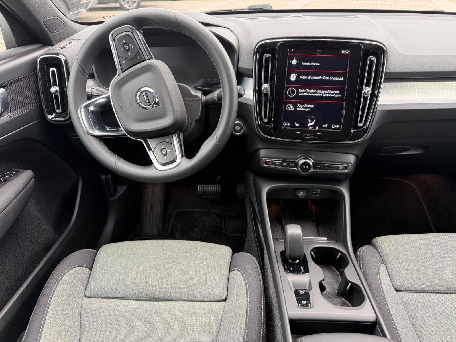 Volvo XC40 Core Recharge Plug-In Hybrid Standheizung foto 13
