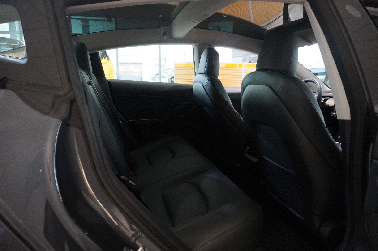 Fahrzeugabbildung Tesla Model 3 LONGRANGE DUAL-MOTOR NAVI/KAMERA/SHZ/AMD