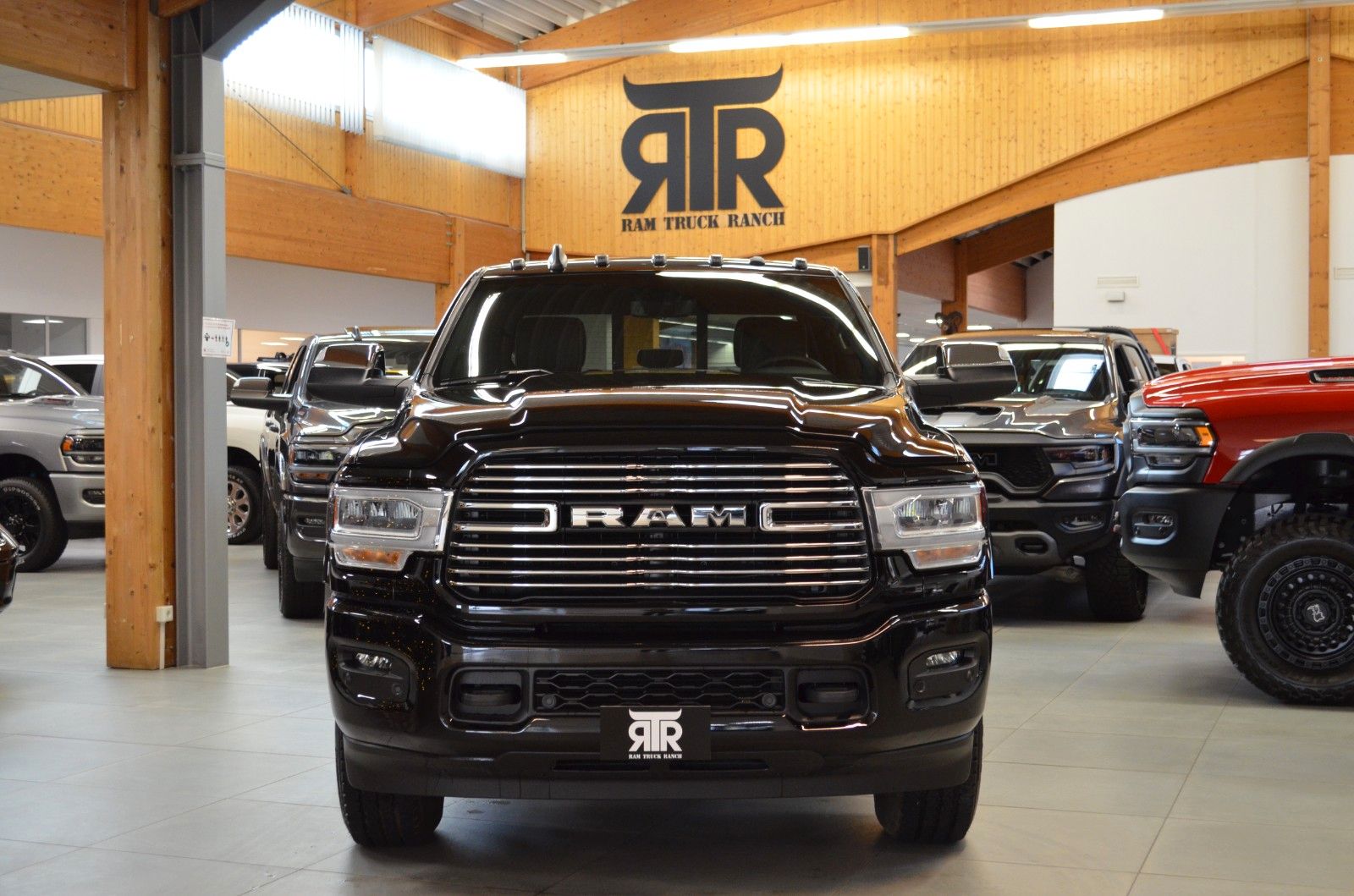 Fahrzeugabbildung Dodge RAM 2500 Laramie Crew Cab 4x4