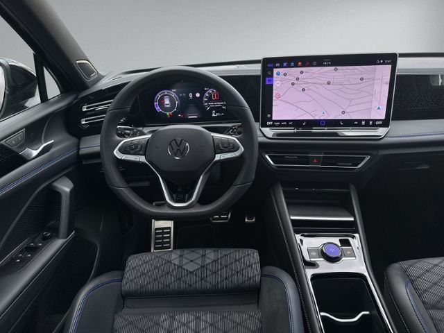 Tiguan 2.0 TDI DSG R-LINE PANO+360°+IQ.LIGHT+HEA