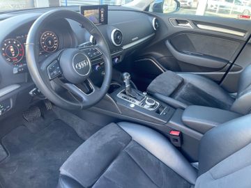 Fahrzeugabbildung Audi A3 Lim. 40 TFSI quattro sport NAVI RFK